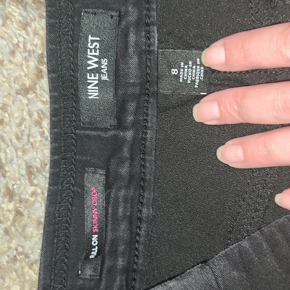Nine West Pull On Skinny Cropped Pants - Picture 2 of 6